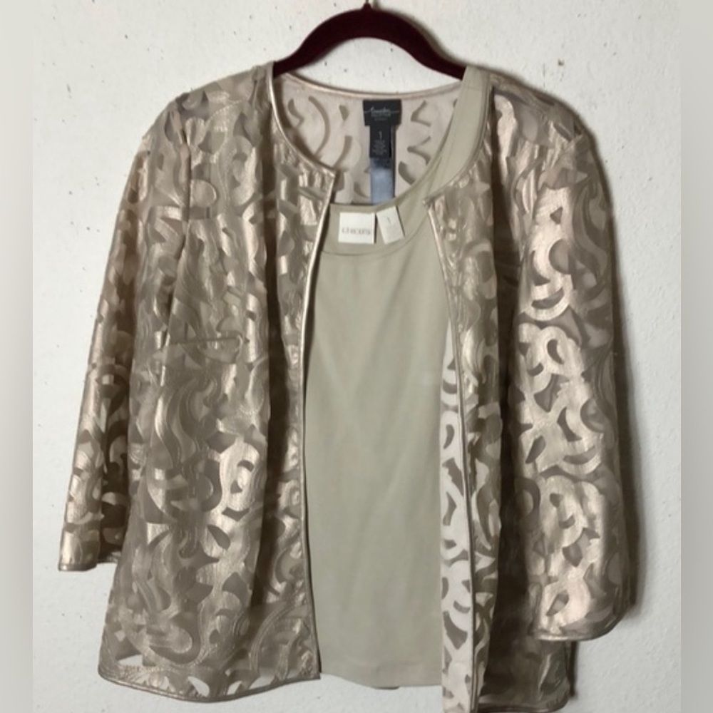 Chico’s Lace Scroll jacket open front and matching shell Chico’s 1 = M